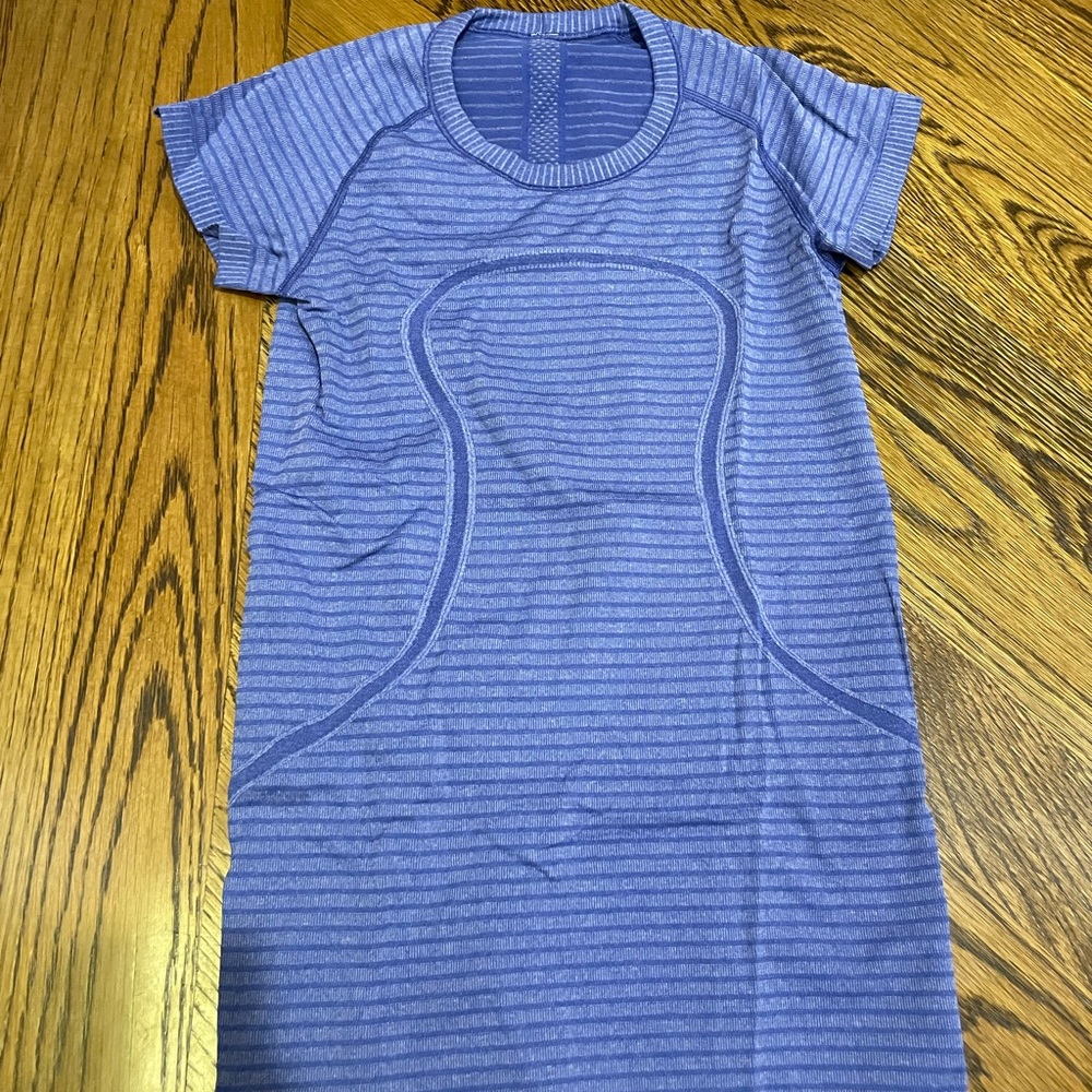 Blue lululemon short sleeve